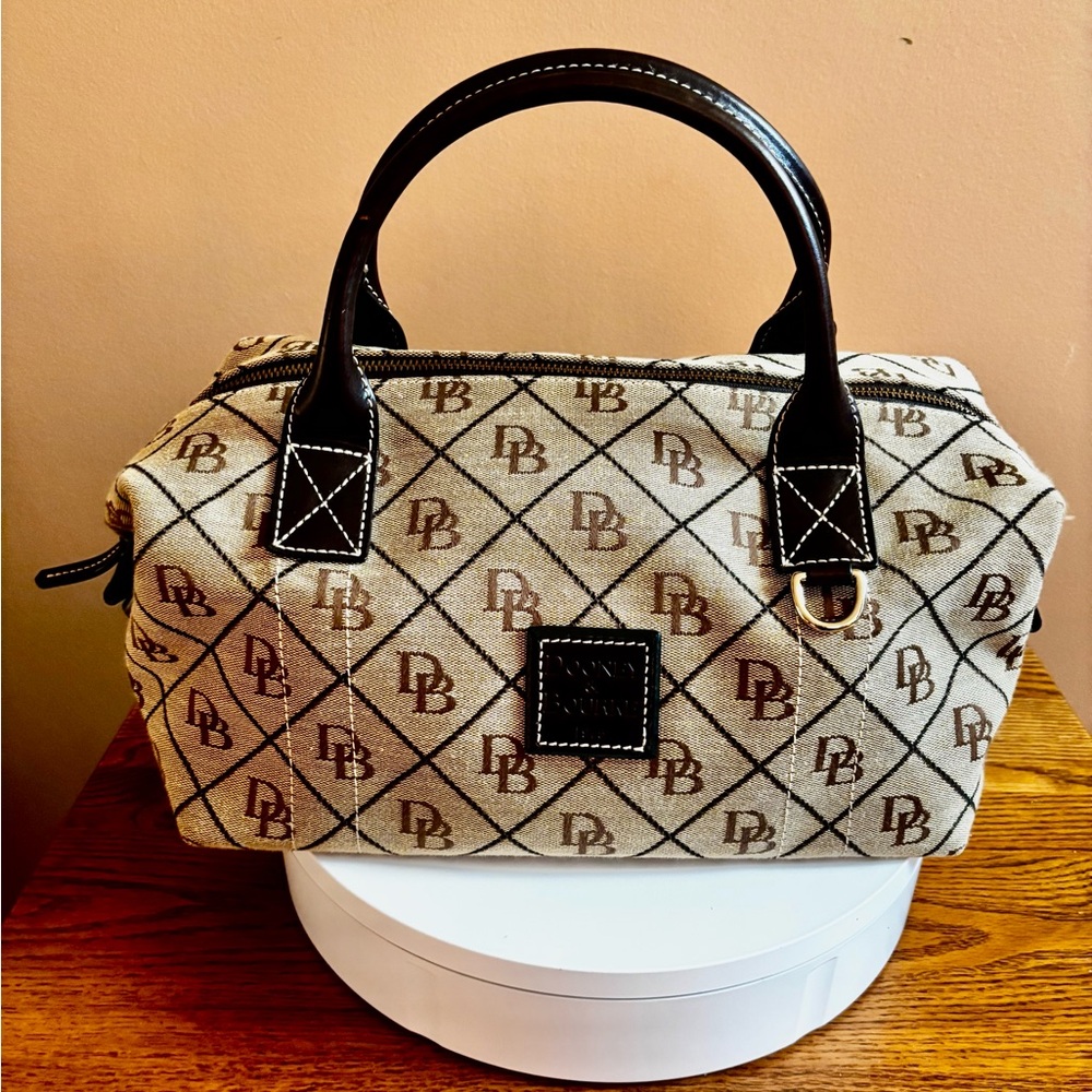Dooney & Bourke Black Signature 1975 Front Leather Tag Handbag